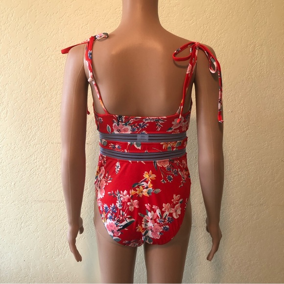 Jessica Simpson Women’s Size M One Piece Swimsuit/Baiting Suit Spaghetti Straps - Picture 2 of 16